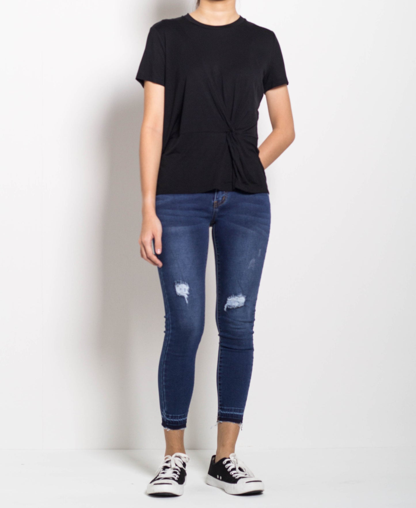 Women Short-Sleeve Basic Tee - Black - F0W812