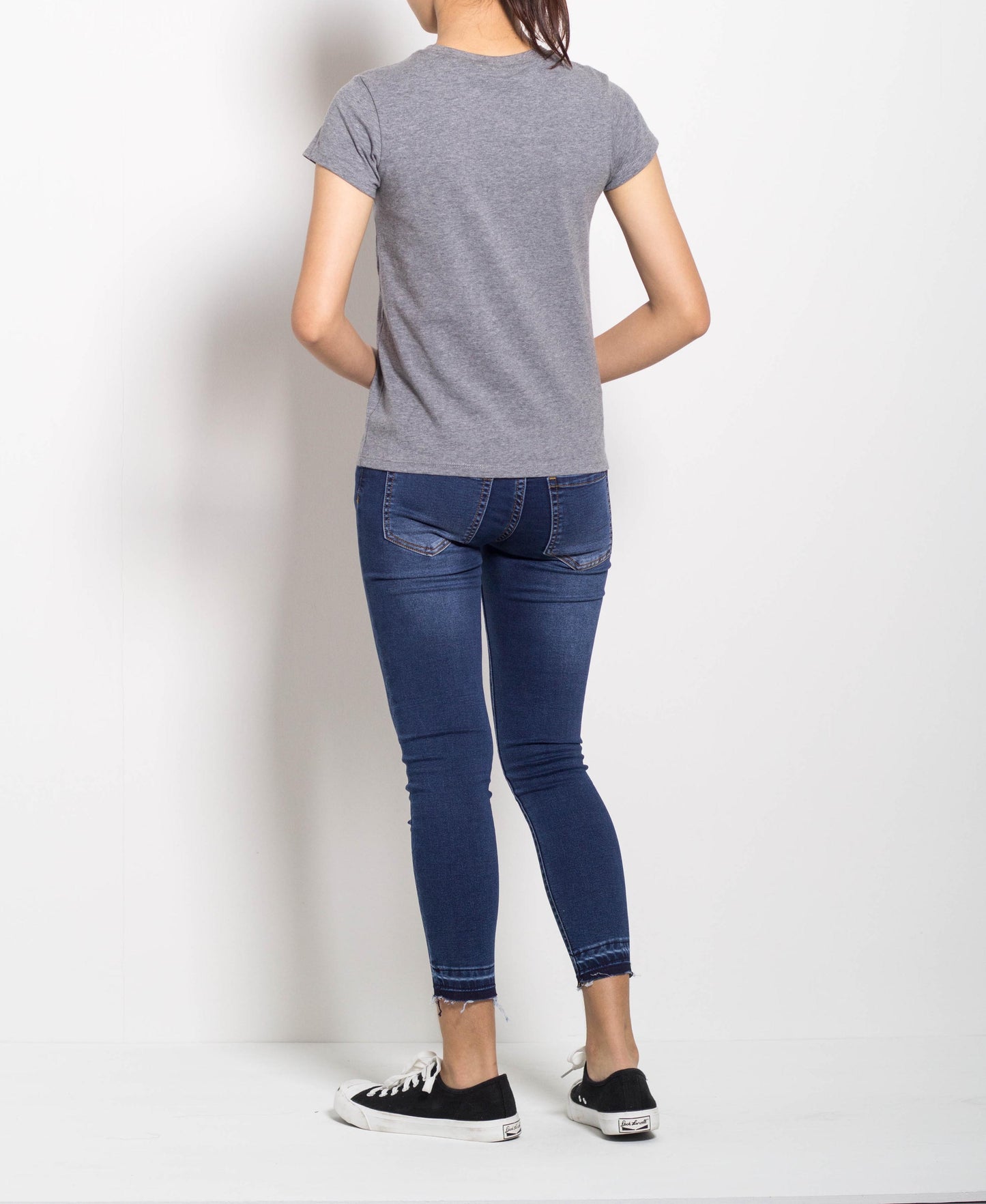 Women Short-Sleeve Graphic Tee - Grey - F0W698