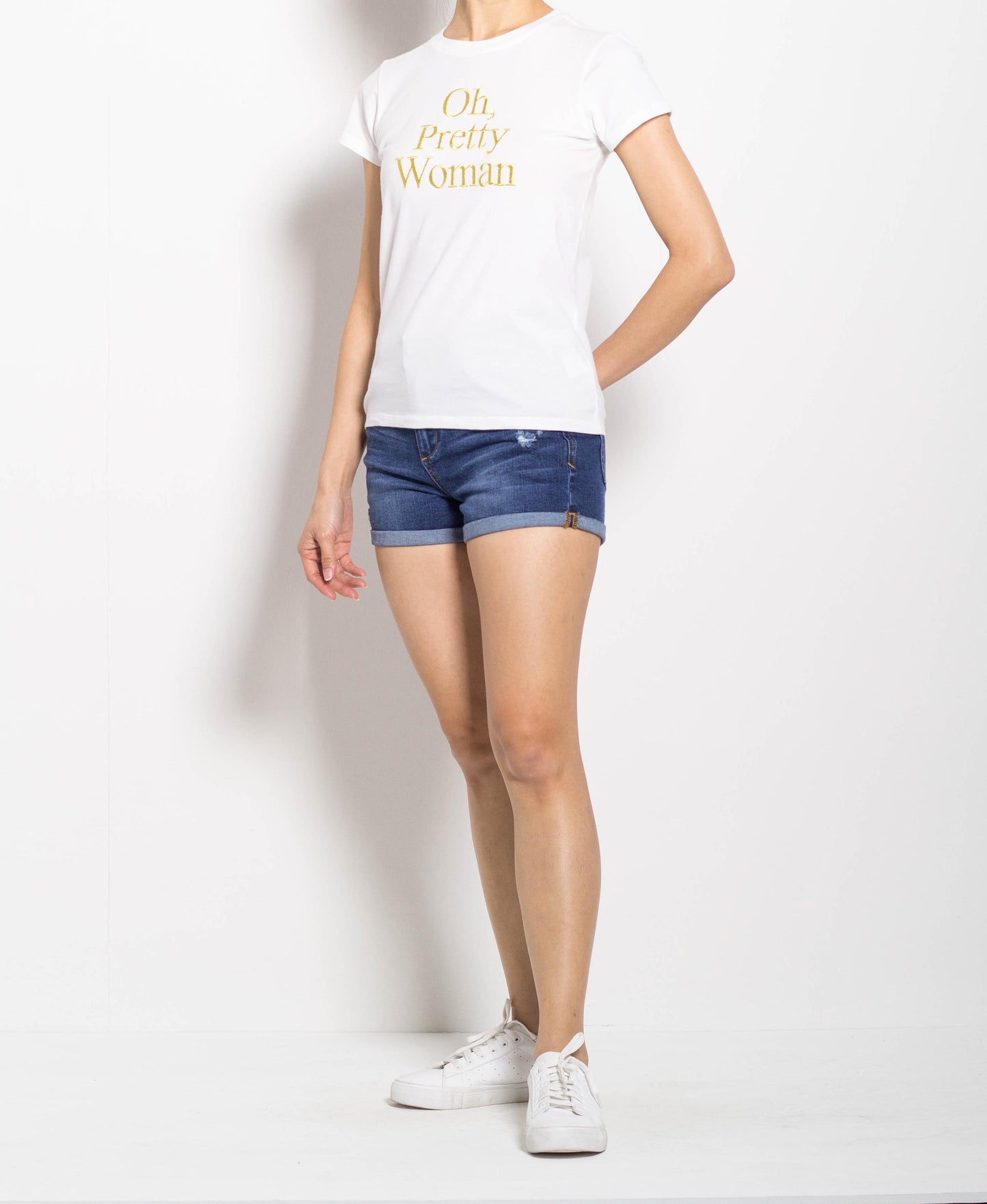 Women Short Sleeve Graphic Tee - White - F0W701