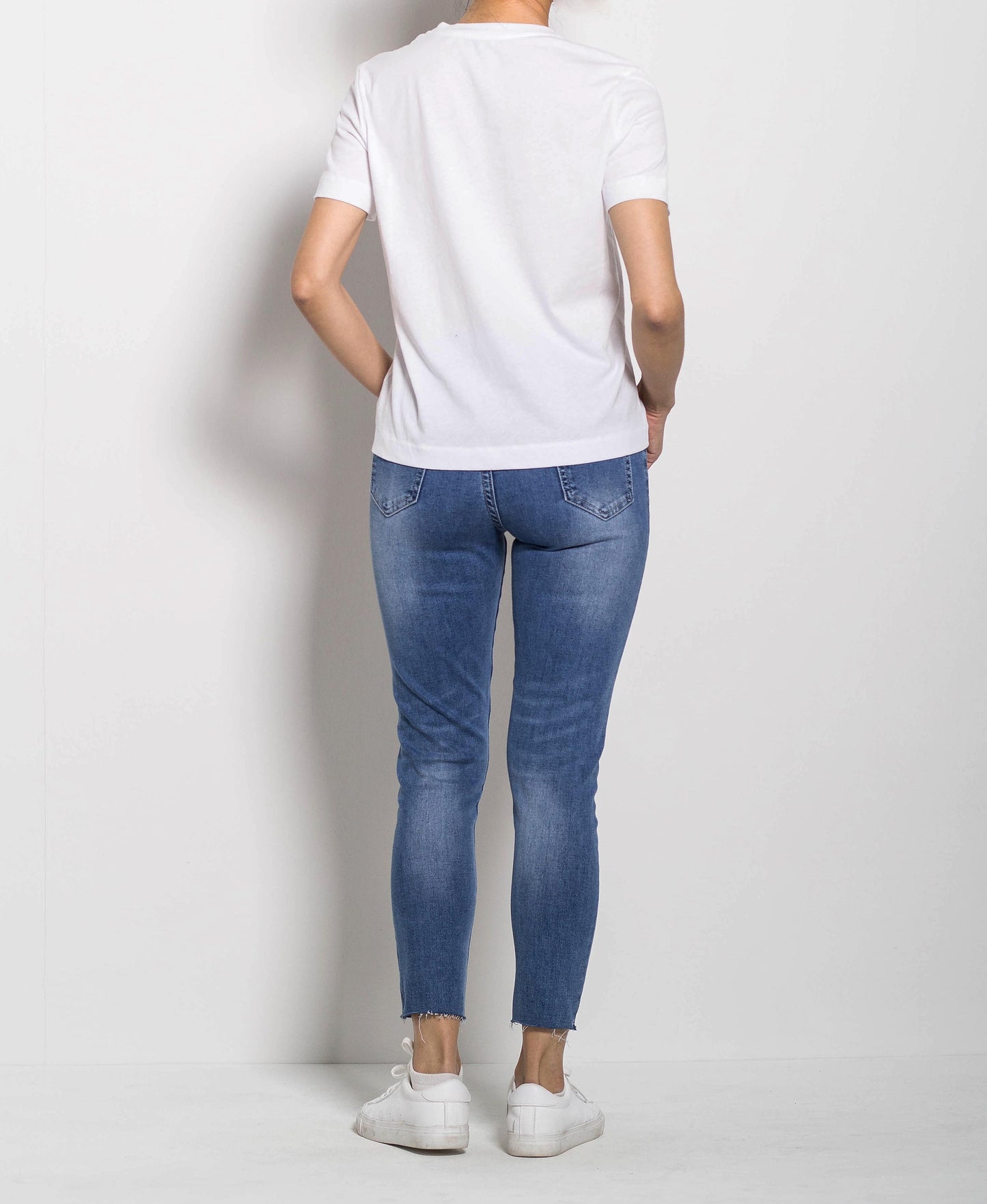 Women Short Sleeve Basic Tee - White - H0W727