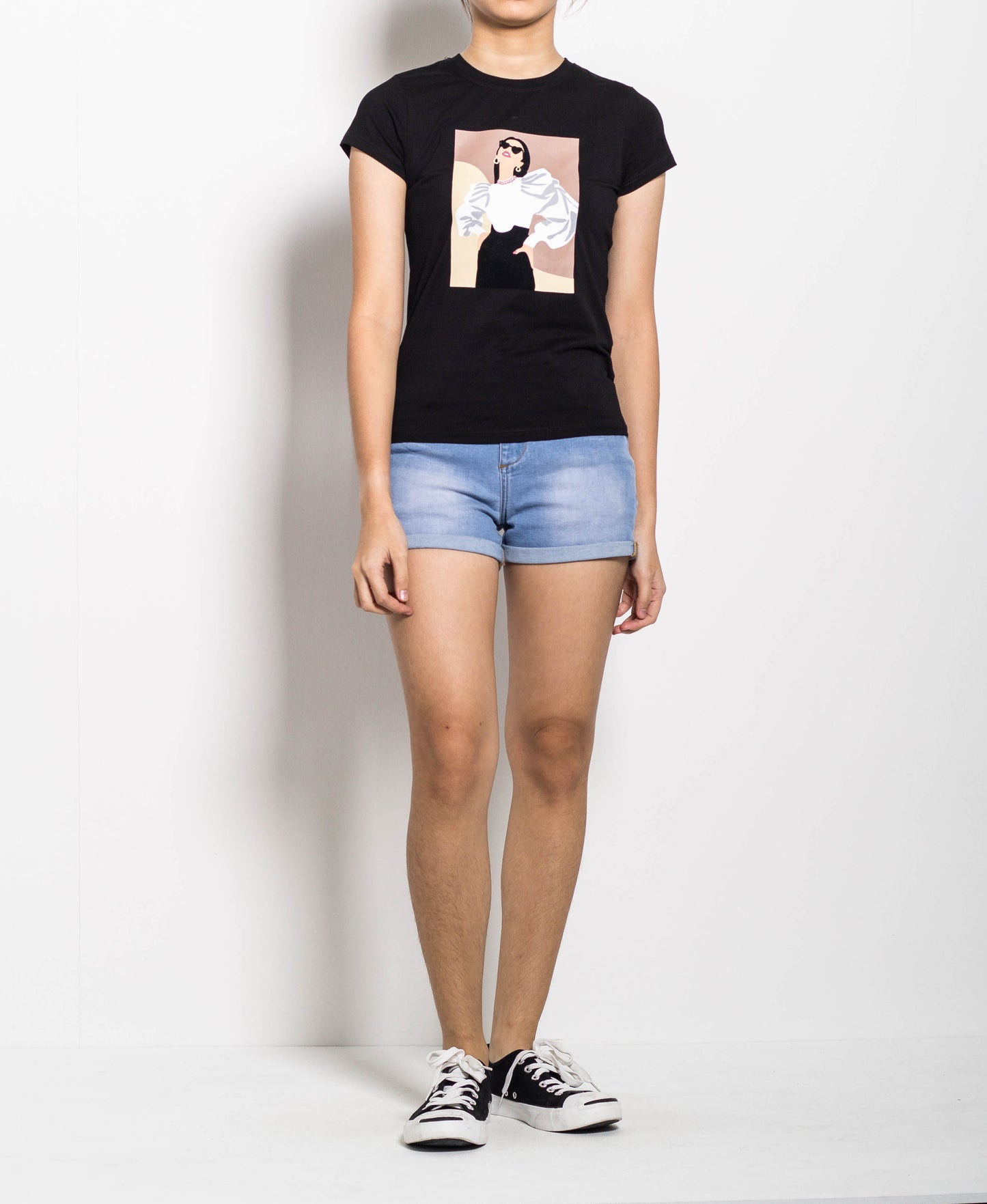 Women Short Sleeve Graphic Tee - Black - H0W773