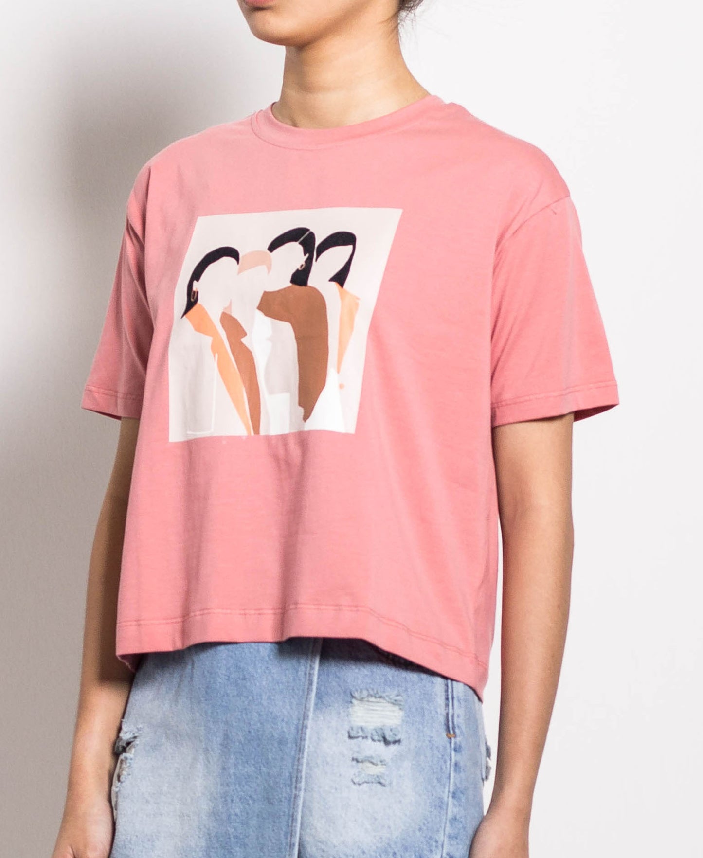 Women Short-Sleeve Loose Cut Graphic Tee - Pink - H0W779