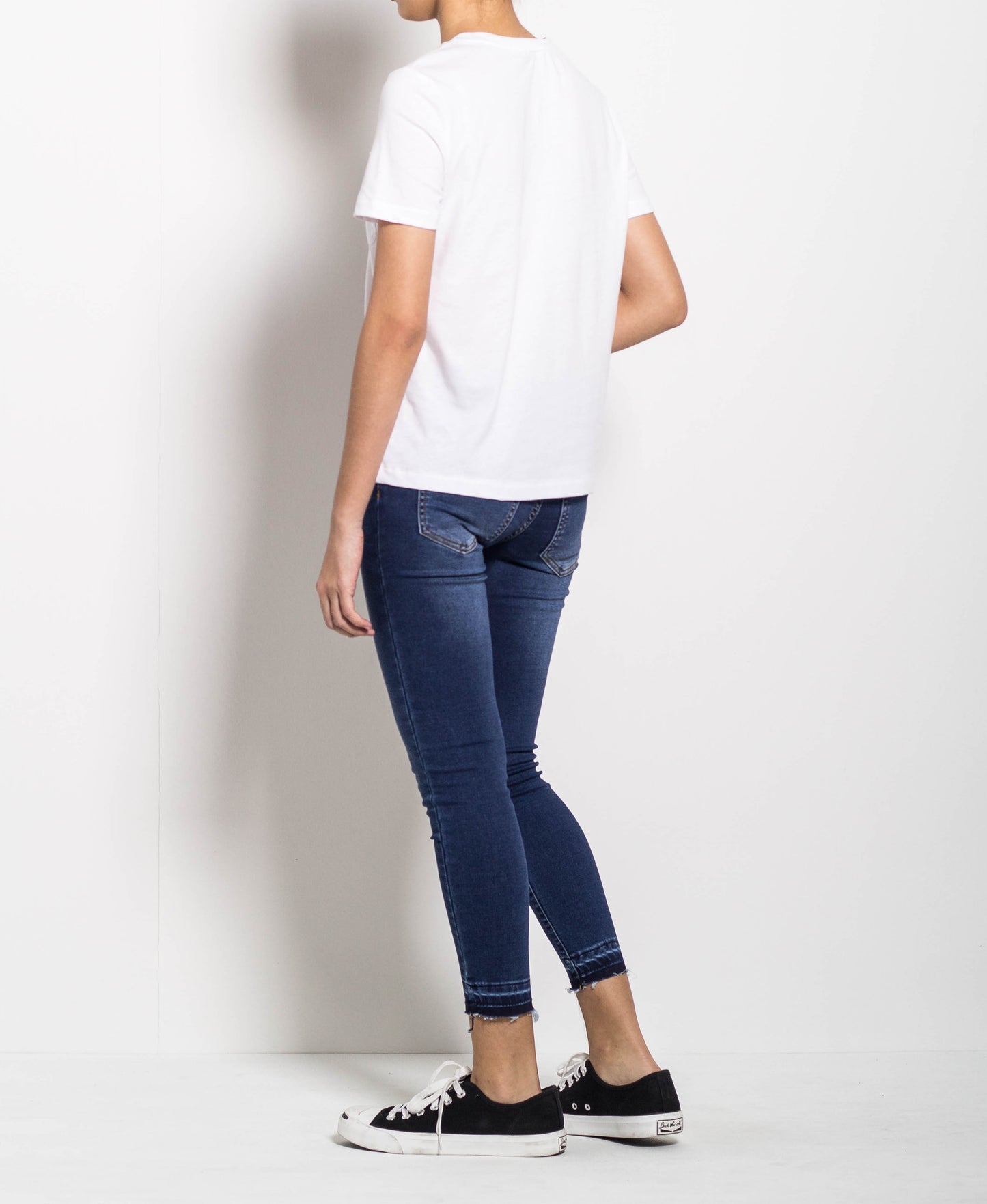 Women Short-Sleeve Tee - White - H0W792