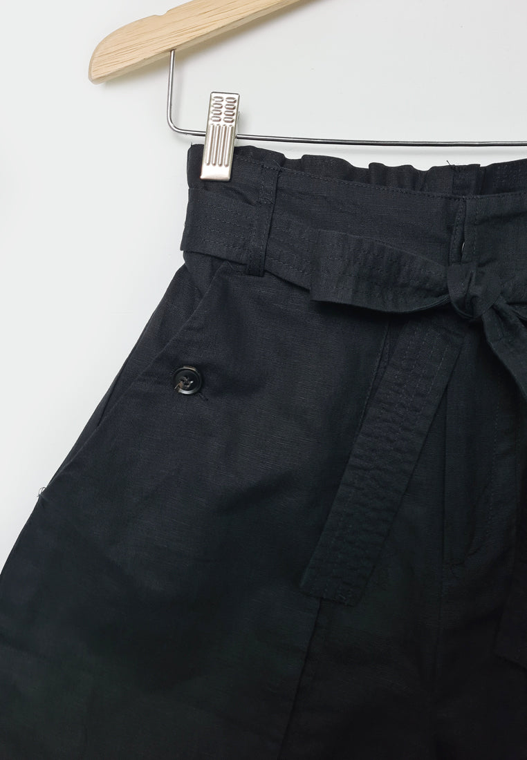 Women Short Pants - Black - M1W126