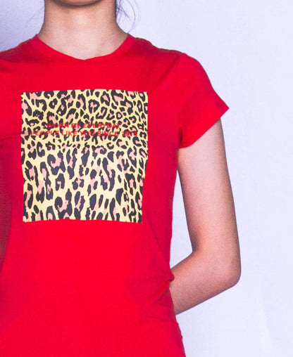 Women Short Sleeve Graphic Tee - Red - H9W385