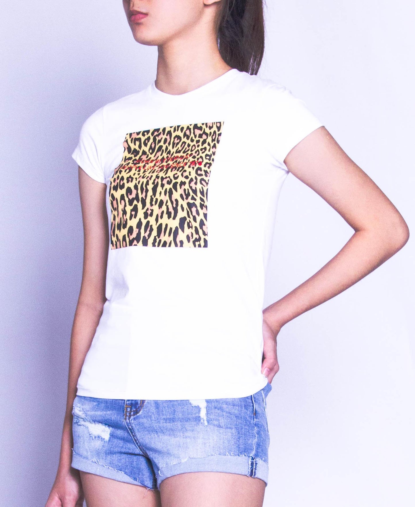 Women Short Sleeve Graphic Tee - White - H9W386