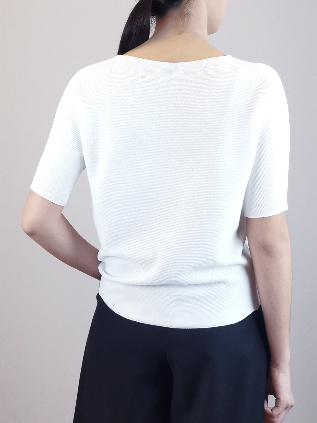 Women V-Neck Knit Top - White - M0W660