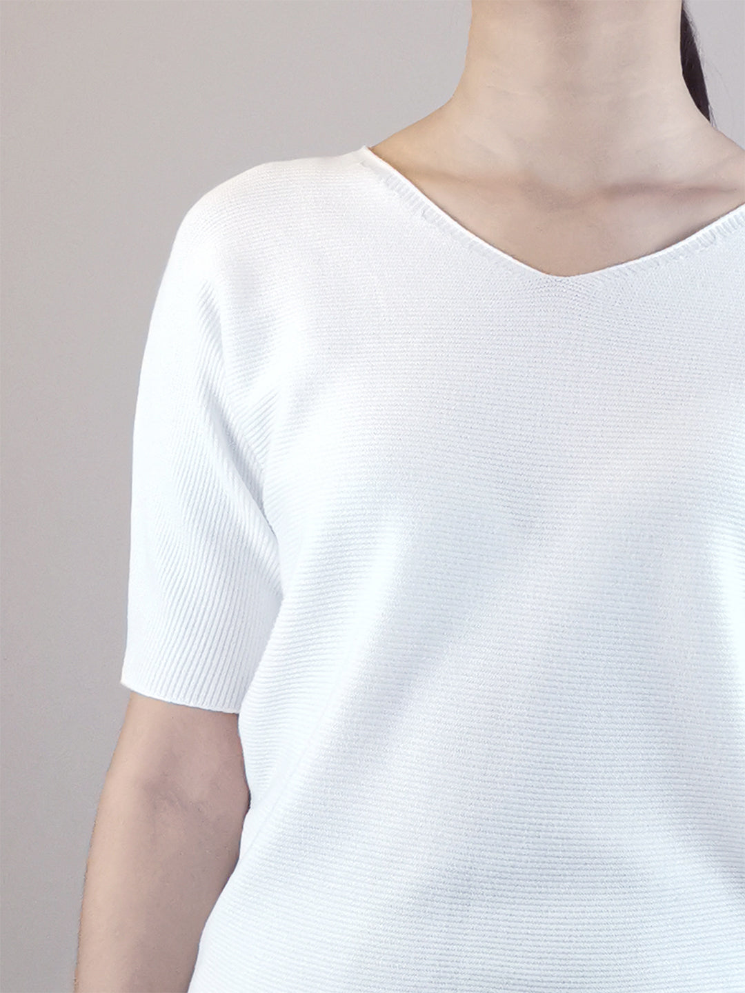 Women V-Neck Knit Top - White - M0W660