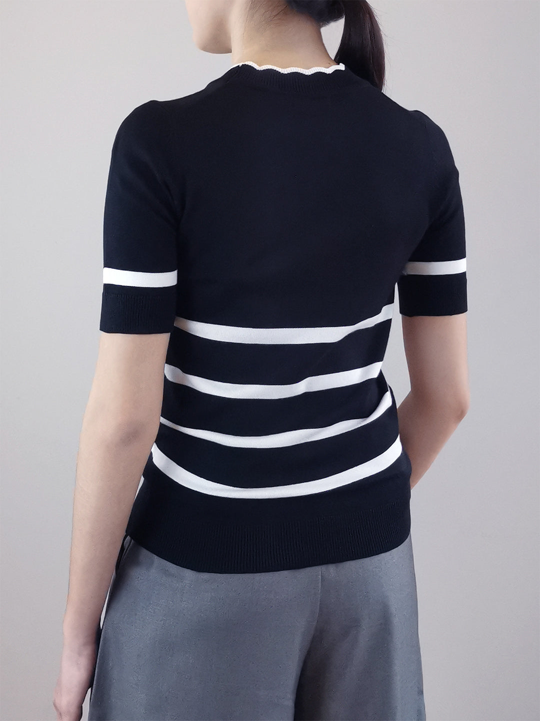 Women Stripe Pattern Knit Top - Black - M0W652