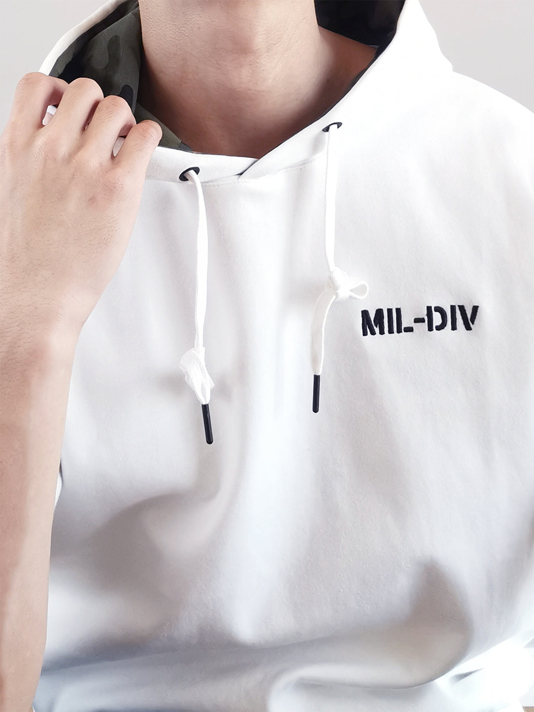 Men Oversized Hoodie- White - M0M484