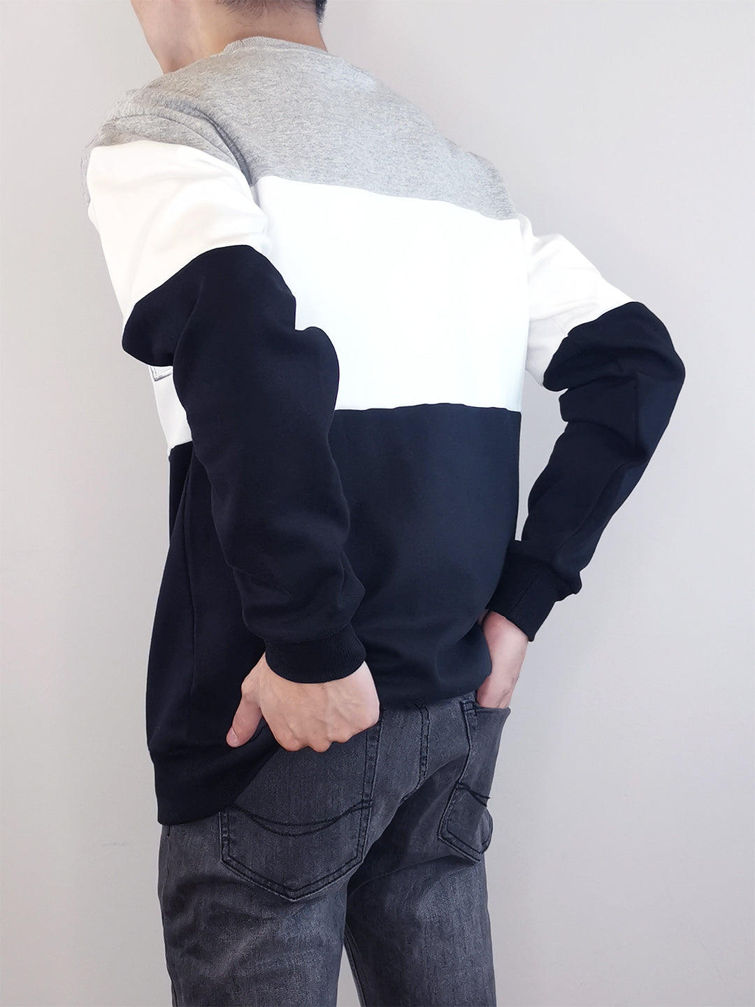 Men Colour Block Sweatshirt- Black - M0M487