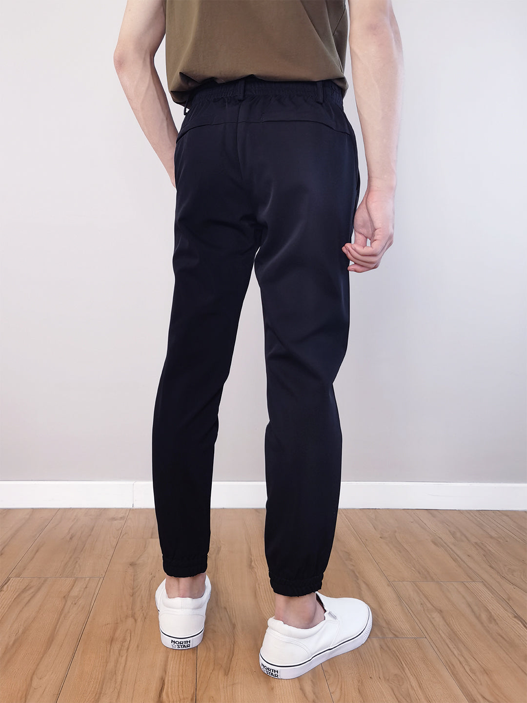 Men Basic Jogger- Black - M0M415