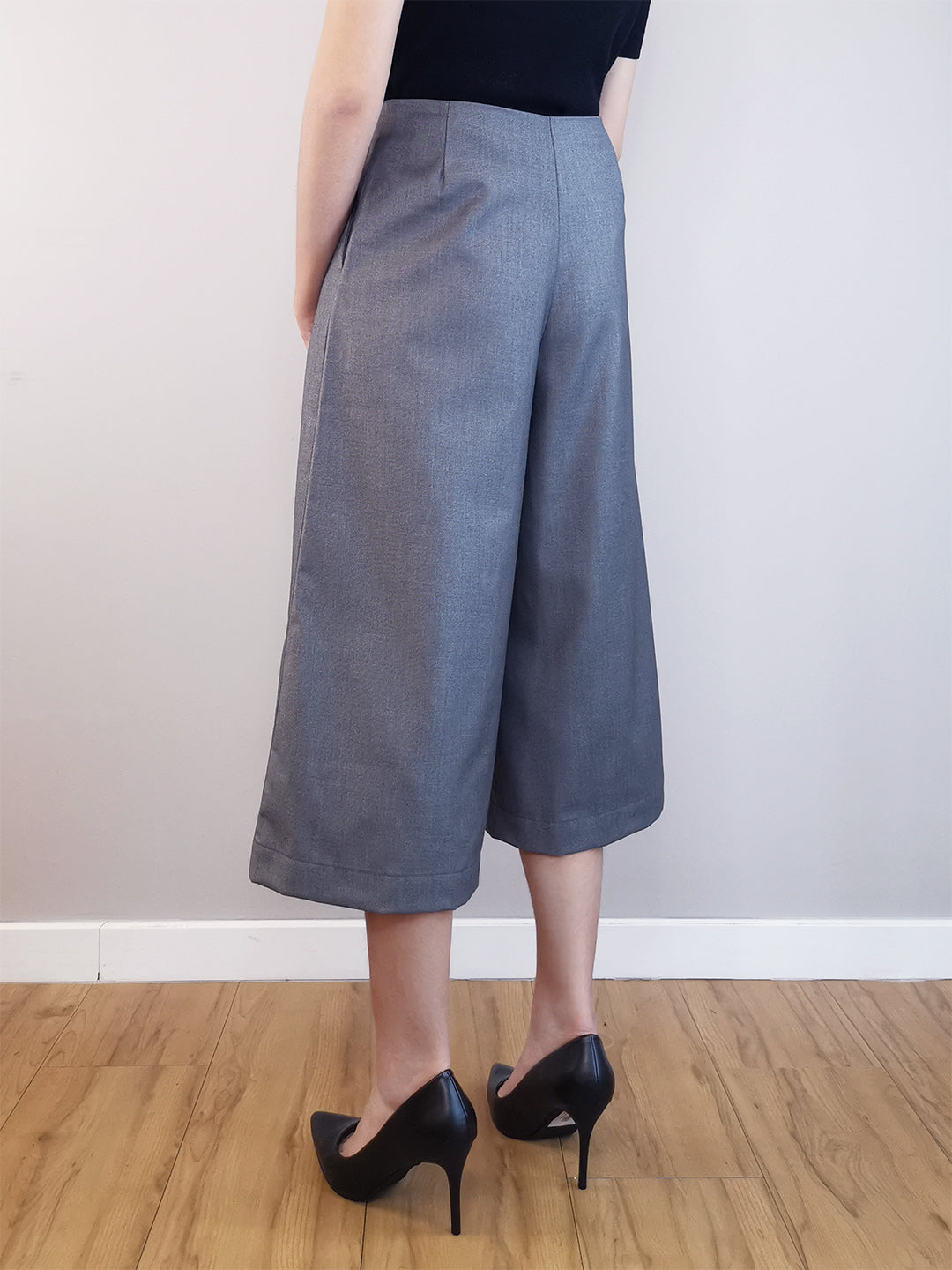 Women Wide Leg Trousers - Grey - M0W505