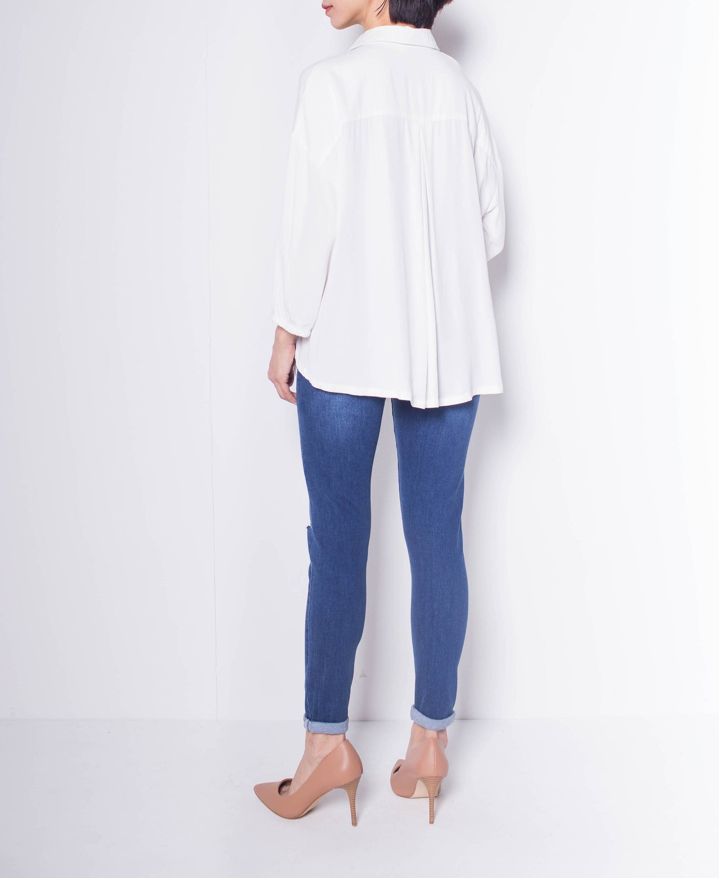 Women Shirt Blouse With Uneven Hemline - White - F9W147