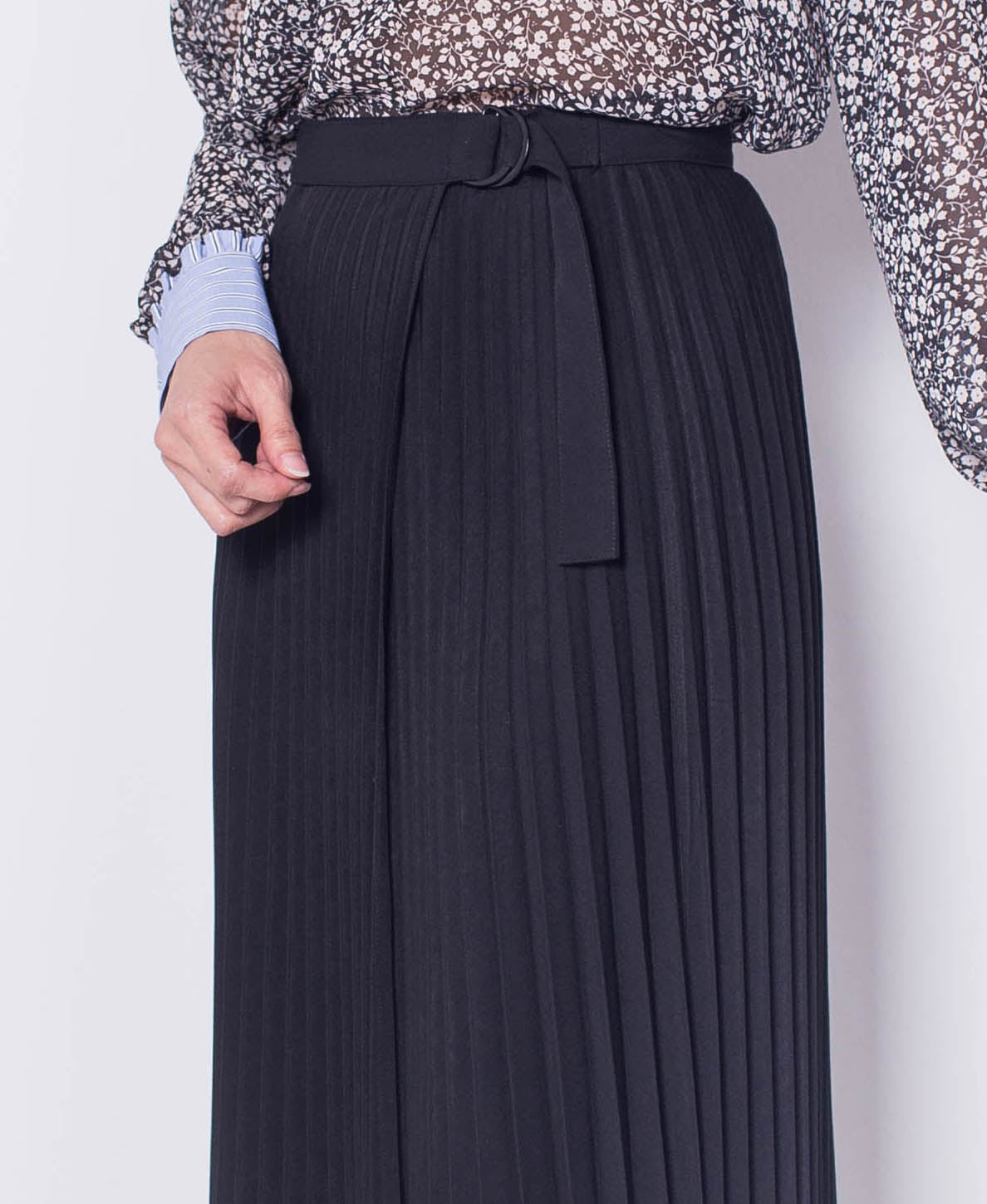 Women Pleated Long Skirt  - Black - H0W754