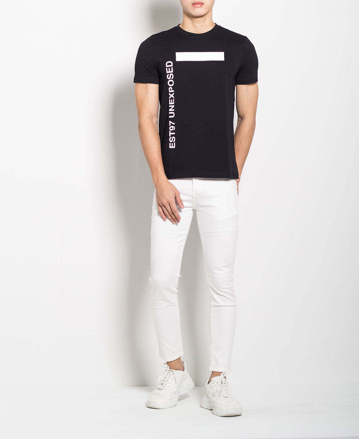 Men Graphic Tee - Black - M0M462